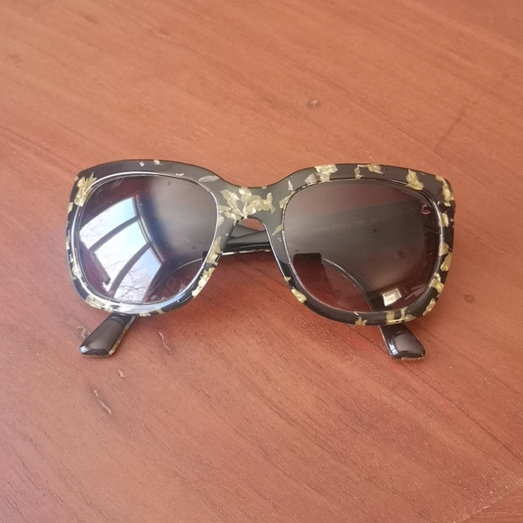 Dolce & Gabbana Sunglasses - Picture 8 of 9
